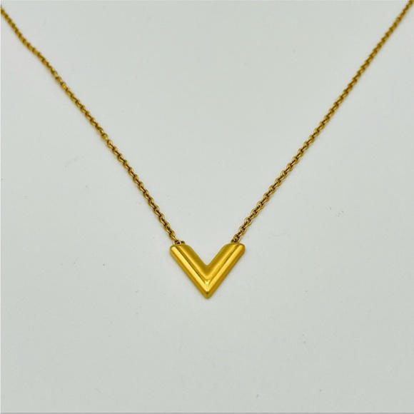 Dainty Gold Triangle Necklace - Picture 6 of 8